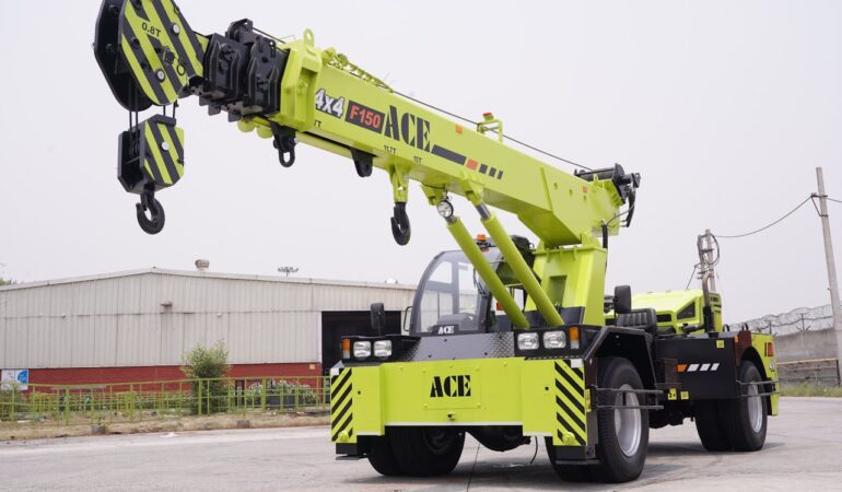 Grutage avec bras de grue ou monte-meubles : quelle différence