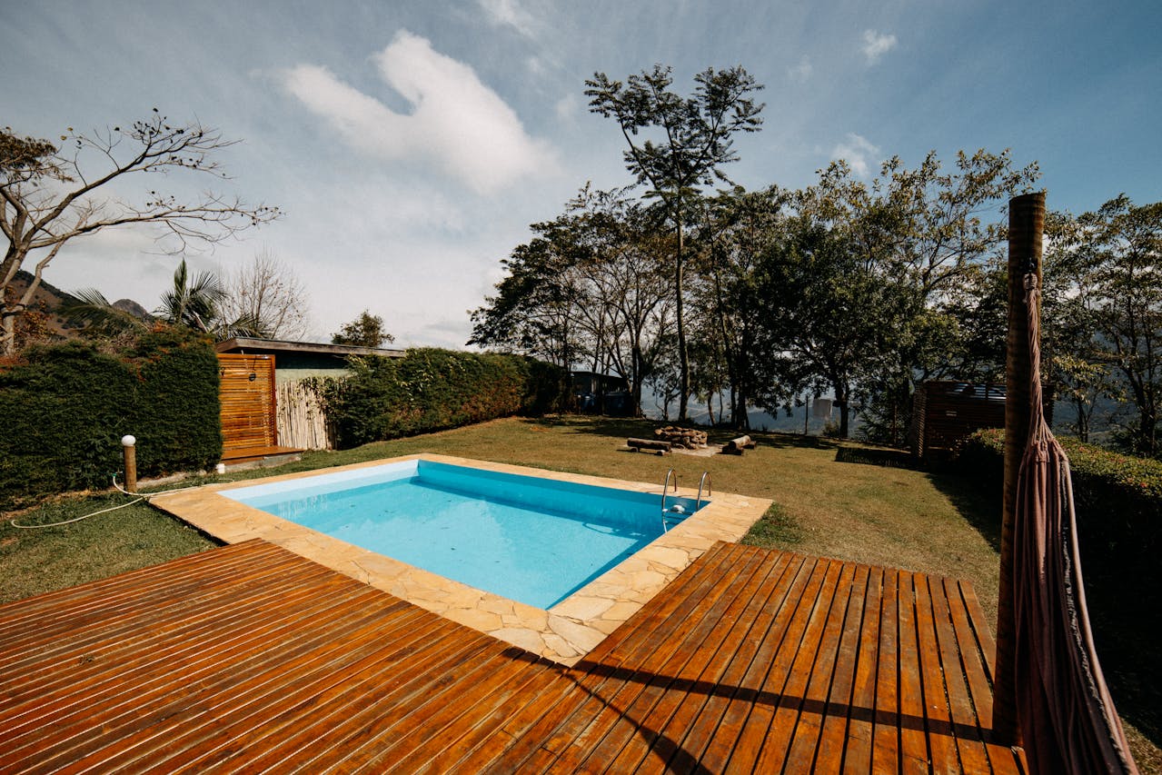 d-tecter-une-fuite-piscine-avec-colorant-fluo-seringue-pour-le-jardin