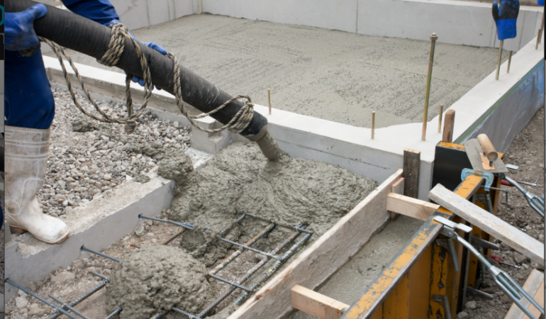 Pose de béton drainant : les composants de haute performance pour un revêtement durable
