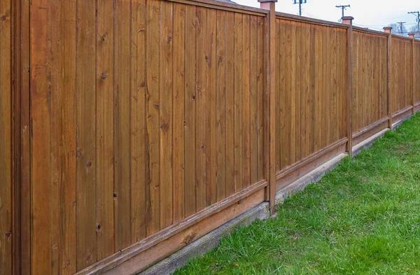 Clôture : intégrer des panneaux brise-vue efficacement