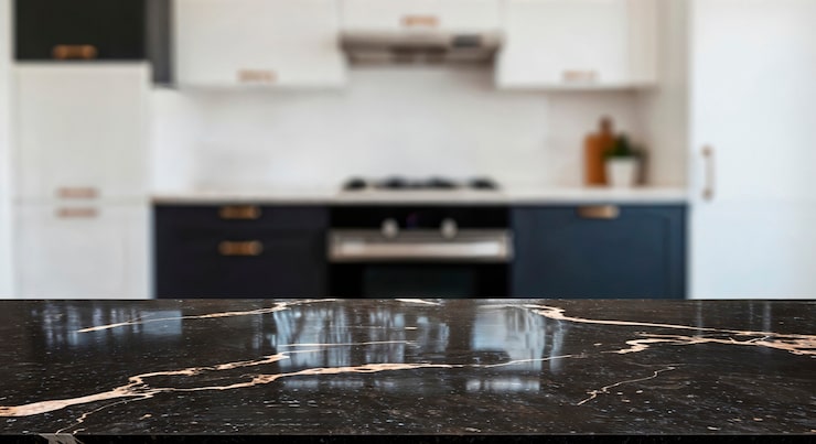 Quartz ou granit : le match des matériaux pour votre comptoir cuisine