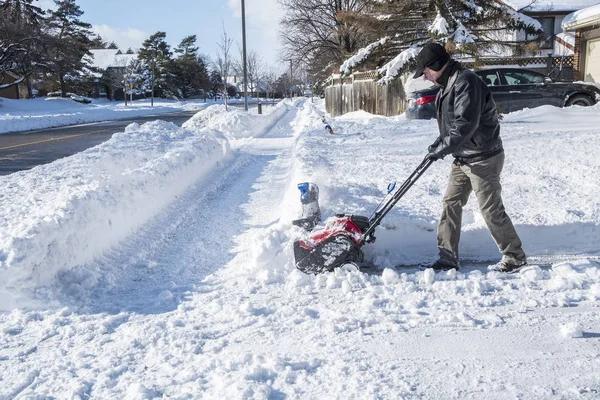 Déneigement résidentiel : la garantie d’une entrée dégagée dès l’aube