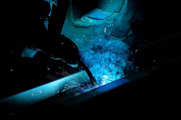 Soudure de connecteurs sur IPN pour plancher mixte