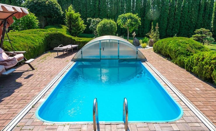 Quel est le coût réel d&rsquo;une piscine creusée en 2026