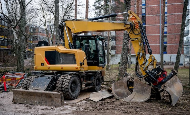 Terrassement, VRD, démolition : les engins lourds utilisés sur le terrain